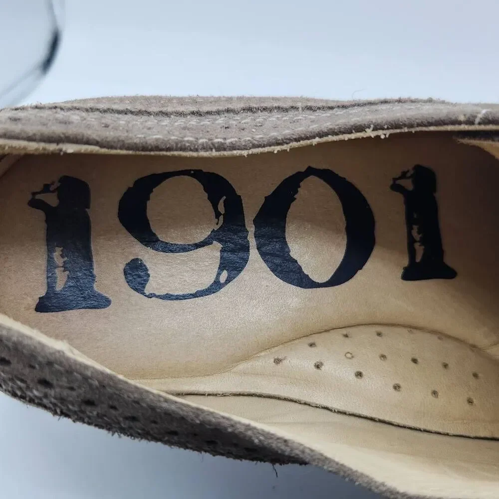 1901 Wingtip Oxford Shoes Mens 9 Tannish Gray Leather City Business Casual